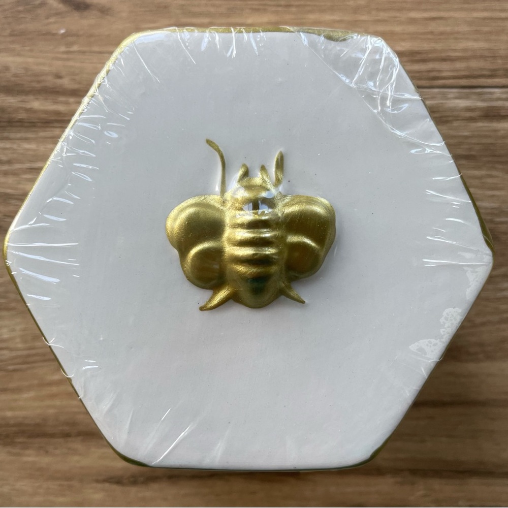 NIP Porcelain Queen Bee Gilded Jewelry Trinket Box White & Gold Hexagonal